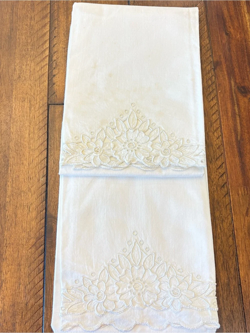 Vintage Embroidered Design Pillowcases 3 Pairs White Full/Queen Age Stain Spots